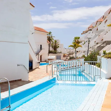 Home2book Tropical Poolside Retreat, Americas Lejlighed