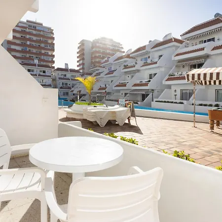 Home2book Tropical Poolside Retreat, Americas Lejlighed