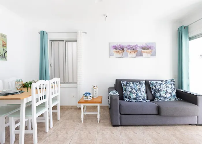 Home2book Tropical Poolside Retreat, Americas Appartement