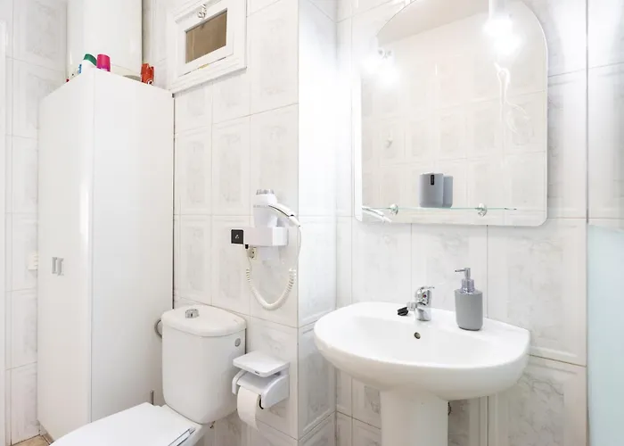 Home2book Tropical Poolside Retreat, Americas