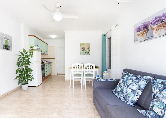 Home2book Tropical Poolside Retreat, Americas Apartman Arona